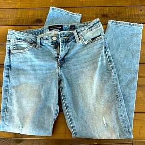 LUCKY BRAND Excellent condition jeans size 4–27 - SO CUTE!!